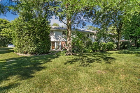Tiny photo for 12 Robin Hood Lane #12, Northfield, IL 60093 (MLS # 12732538)