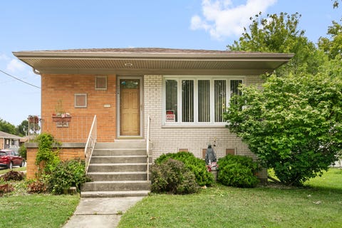 Photo of 8901 Austin Avenue, Oak Lawn, IL 60453 (MLS # 12700955)