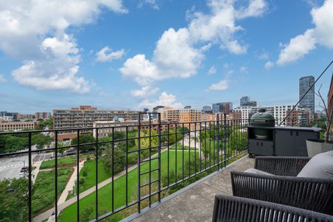 Tiny photo for 850 W Adams Street #7C, Chicago, IL 60607 (MLS # 12488485)