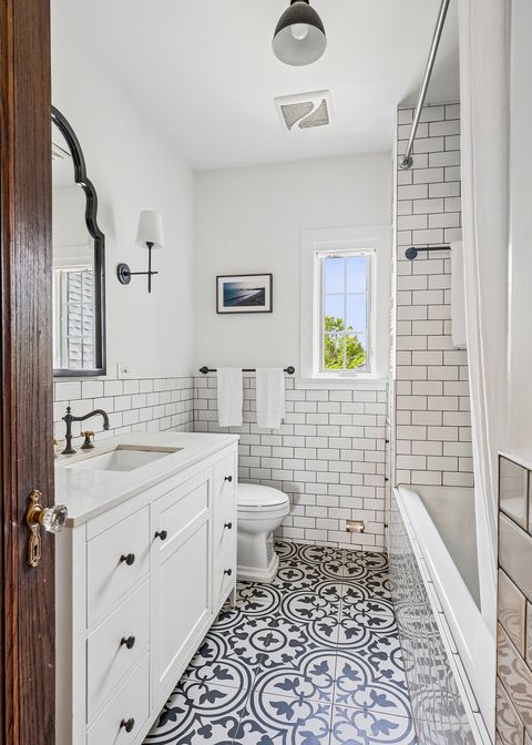 Tiny photo for 1212 Woodbine Avenue, Oak Park, IL 60302 (MLS # 12641808)