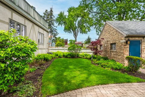 Tiny photo for 1212 Woodbine Avenue, Oak Park, IL 60302 (MLS # 12641808)