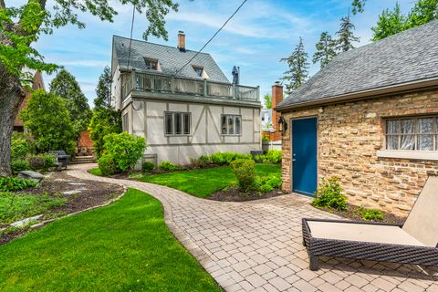 Tiny photo for 1212 Woodbine Avenue, Oak Park, IL 60302 (MLS # 12641808)