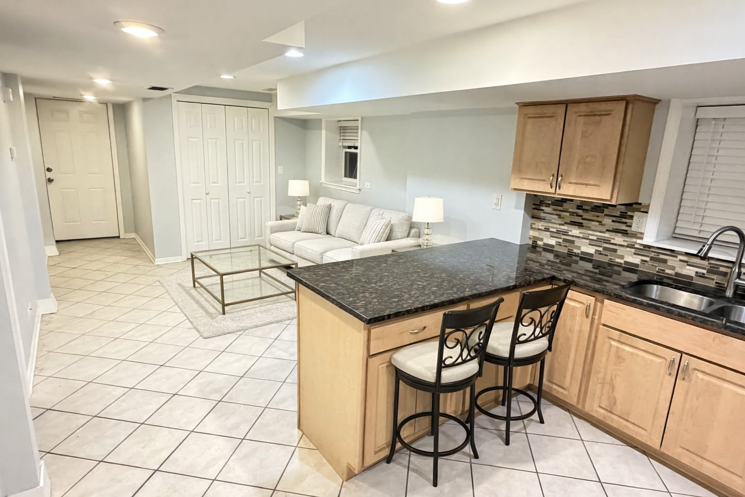 2326 N KOSTNER Avenue G