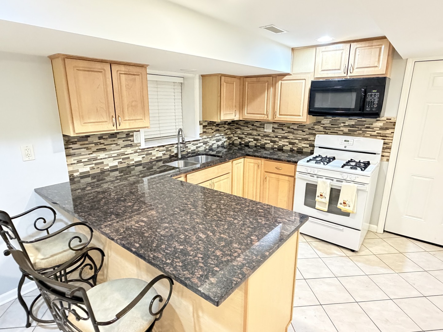 2326 N KOSTNER Avenue G