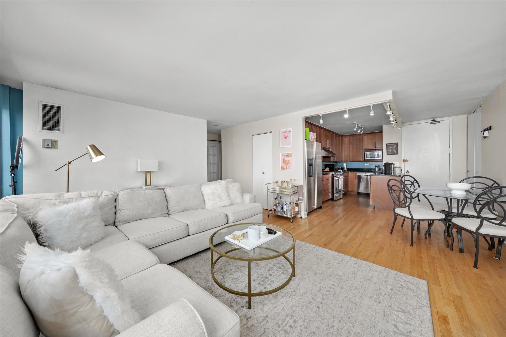 444 W Fullerton Parkway 1809