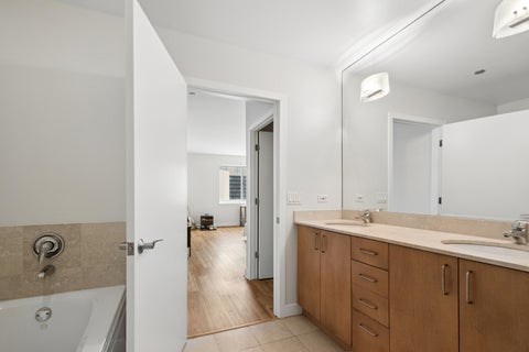 Tiny photo for 737 W WASHINGTON Boulevard #704, Chicago, IL 60661 (MLS # 12729971)
