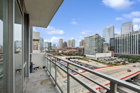 Tiny photo for 737 W WASHINGTON Boulevard #704, Chicago, IL 60661 (MLS # 12729971)