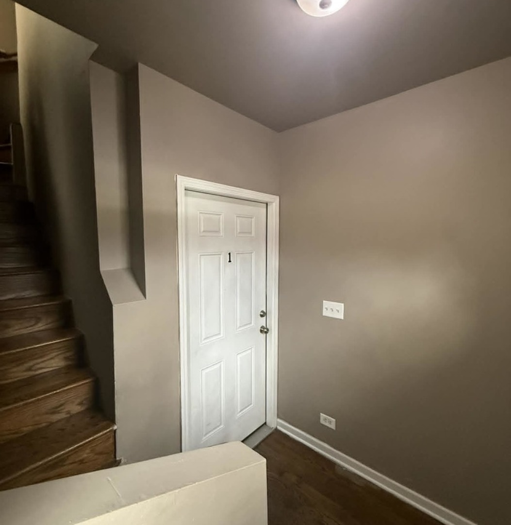 3339 W MONROE Street