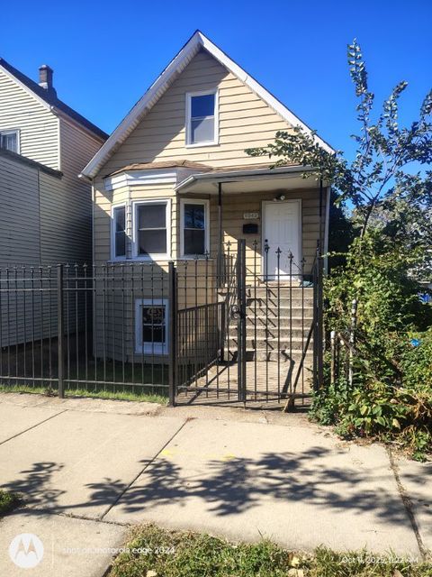Tiny photo for 9542 S Avenue M, Chicago, IL 60617 (MLS # 12479454)