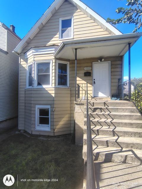 9542 S Avenue M Chicago IL 60617