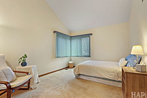 Tiny photo for 1221 Golf View Drive, Woodridge, IL 60517 (MLS # 12575050)