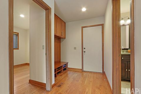 Tiny photo for 1221 Golf View Drive, Woodridge, IL 60517 (MLS # 12575050)