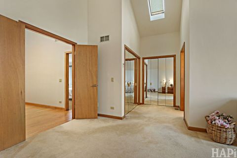 Tiny photo for 1221 Golf View Drive, Woodridge, IL 60517 (MLS # 12575050)