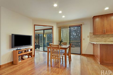 Tiny photo for 1221 Golf View Drive, Woodridge, IL 60517 (MLS # 12575050)