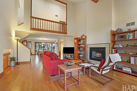 Tiny photo for 1221 Golf View Drive, Woodridge, IL 60517 (MLS # 12575050)