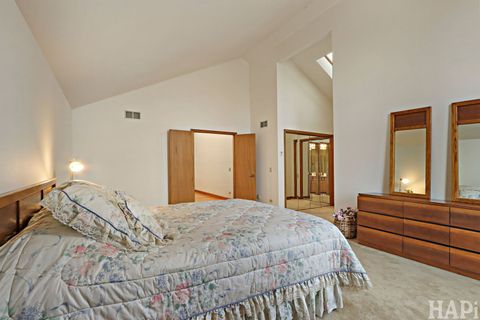 Tiny photo for 1221 Golf View Drive, Woodridge, IL 60517 (MLS # 12575050)