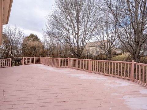 Tiny photo for 182 Montclair Road, Vernon Hills, IL 60061 (MLS # 12572530)