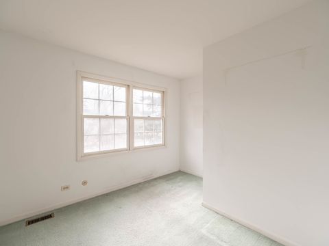 Tiny photo for 182 Montclair Road, Vernon Hills, IL 60061 (MLS # 12572530)