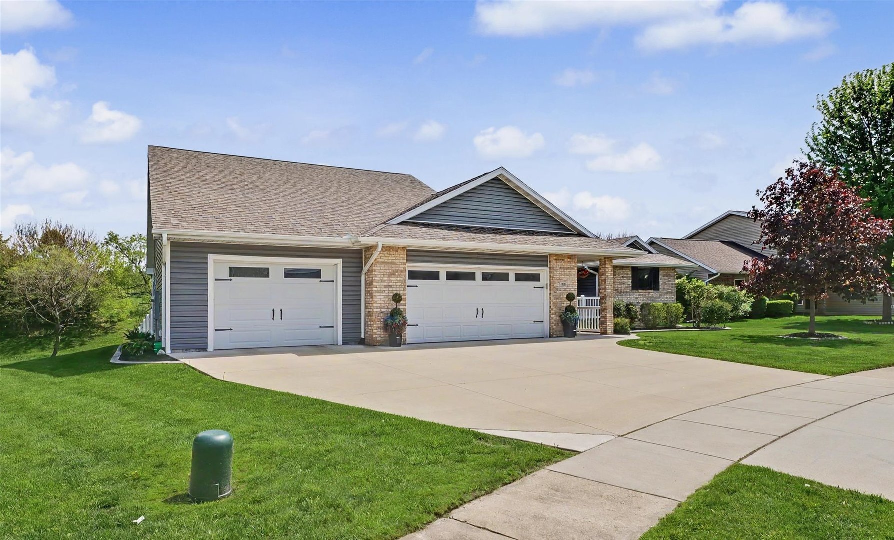 808 Cedar Ridge Court
