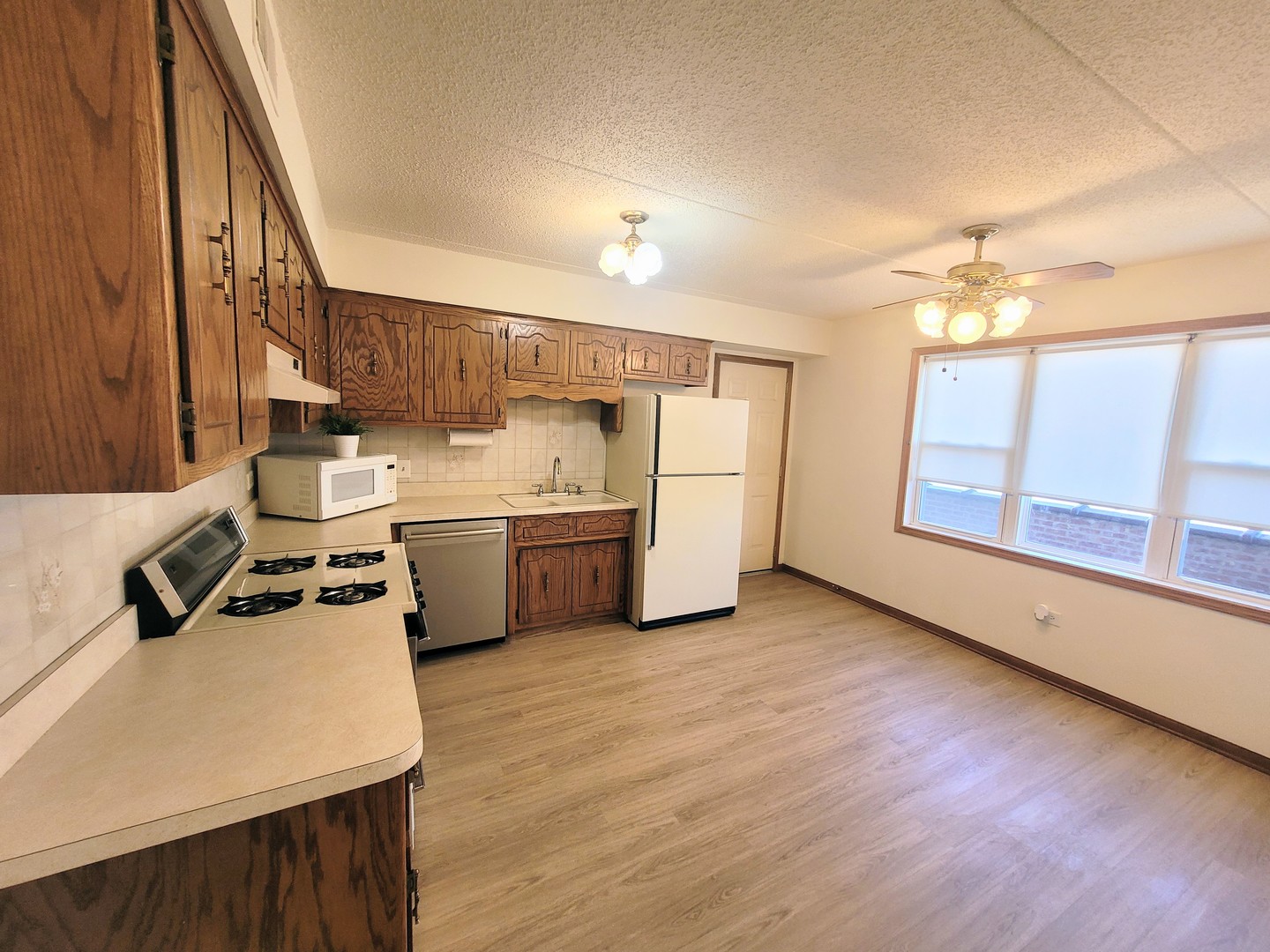 6305 S Nashville Avenue 2S