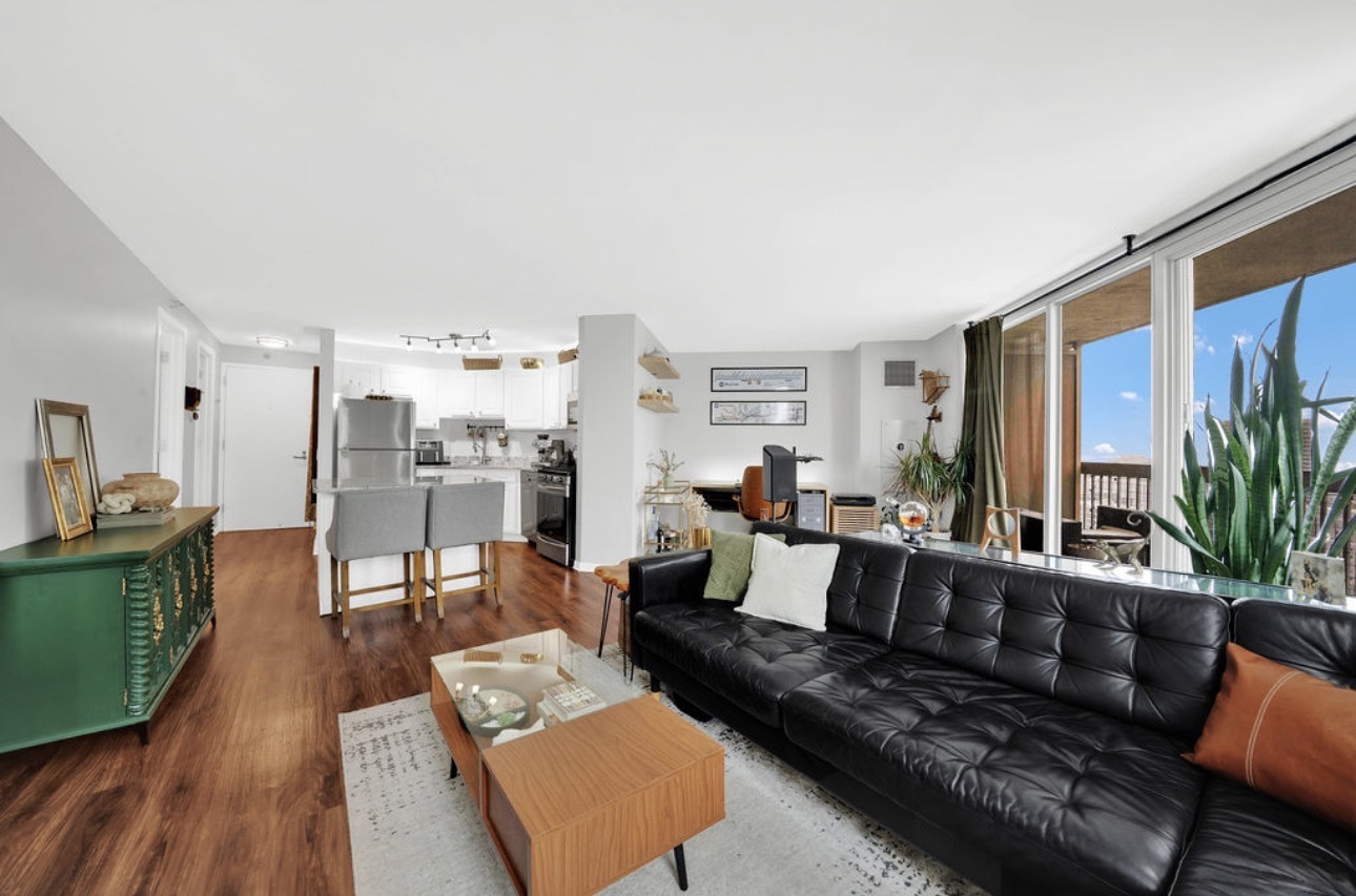 545 N Dearborn Street W2804