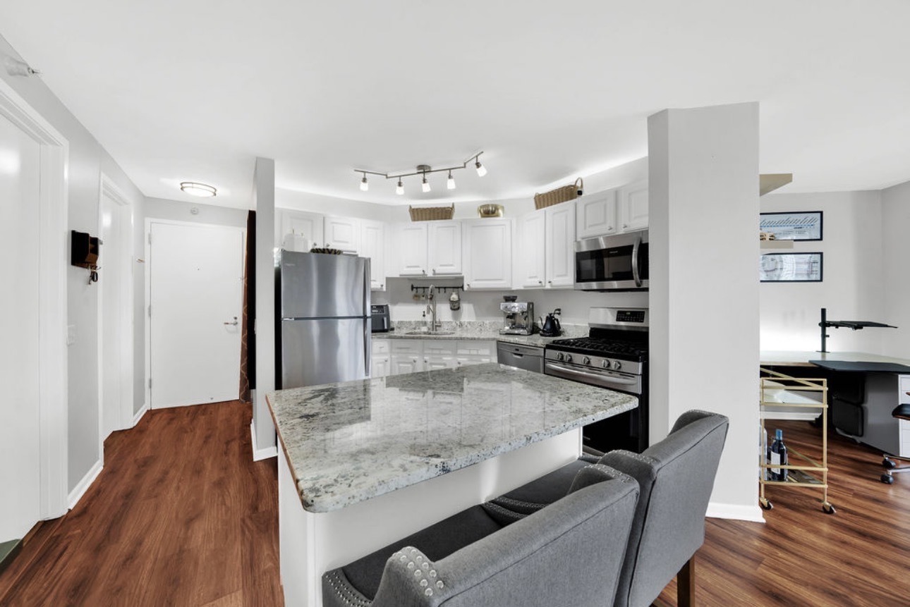 545 N Dearborn Street W2804