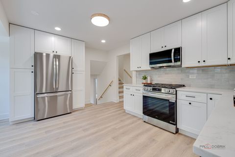 Tiny photo for 3023 N Windsor Drive, Arlington Heights, IL 60004 (MLS # 12505944)