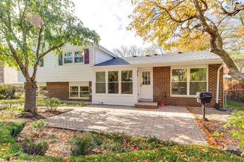 Tiny photo for 3023 N Windsor Drive, Arlington Heights, IL 60004 (MLS # 12505944)