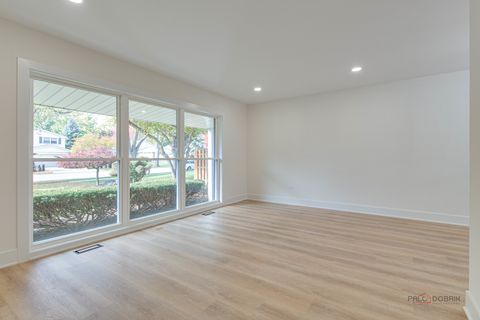 Tiny photo for 3023 N Windsor Drive, Arlington Heights, IL 60004 (MLS # 12505944)