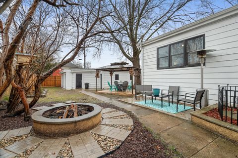 A home in Evergreen Park