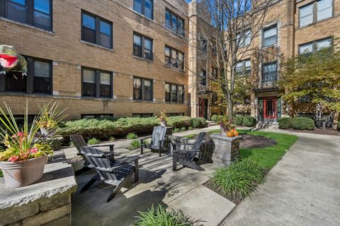 Tiny photo for 1360 W Estes Avenue #1S, Chicago, IL 60626 (MLS # 12501597)