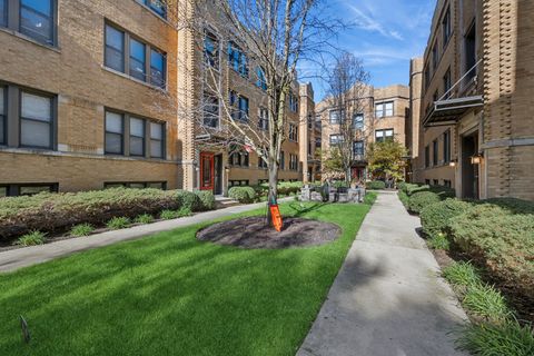Tiny photo for 1360 W Estes Avenue #1S, Chicago, IL 60626 (MLS # 12501597)