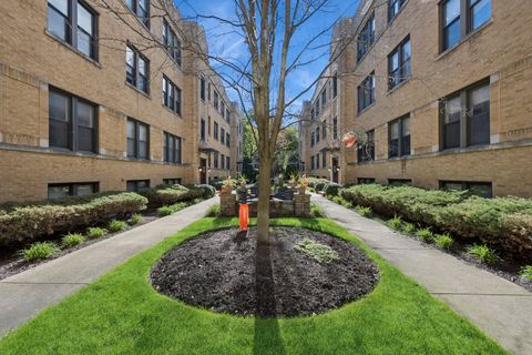 Tiny photo for 1360 W Estes Avenue #1S, Chicago, IL 60626 (MLS # 12501597)