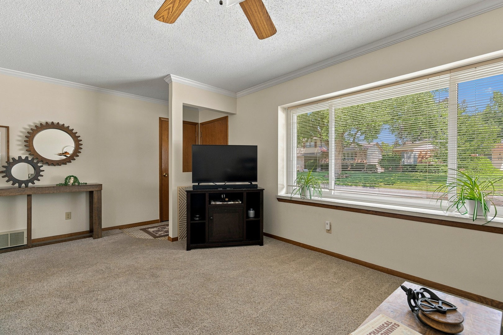 2115 W 38th Place