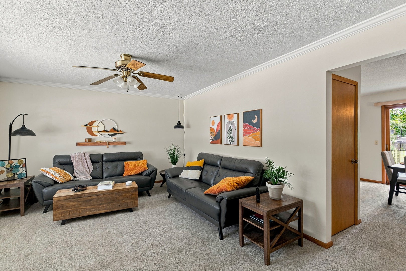2115 W 38th Place