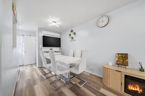 Tiny photo for 6030 N Winchester Avenue #C, Chicago, IL 60660 (MLS # 12635161)