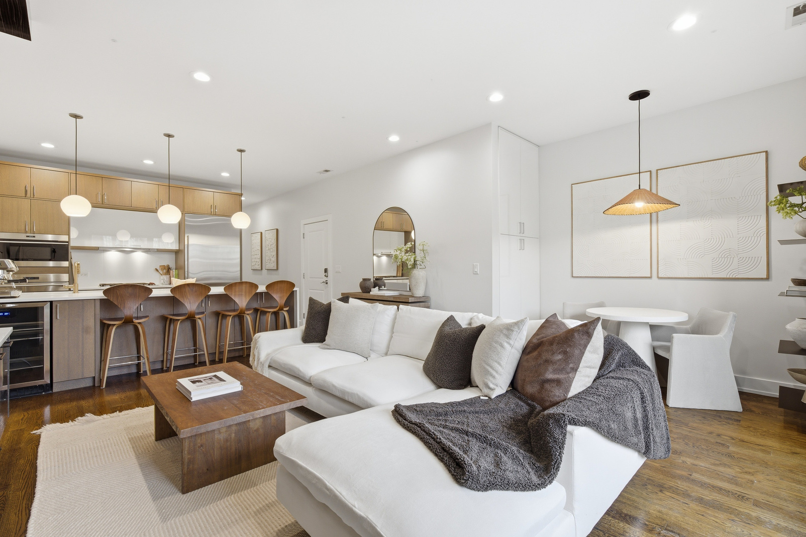 3330 N Clifton Avenue 2