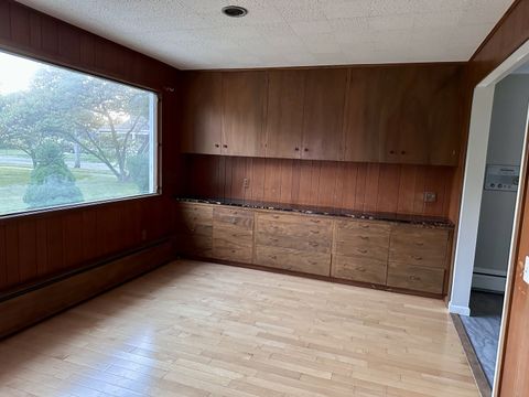 Tiny photo for 316 Guthrie Street, Ottawa, IL 61350 (MLS # 12368388)