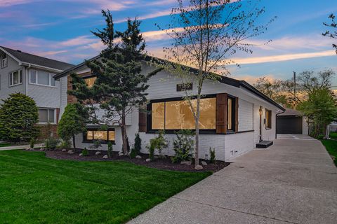 7135 N OZARK Avenue Chicago IL 60631