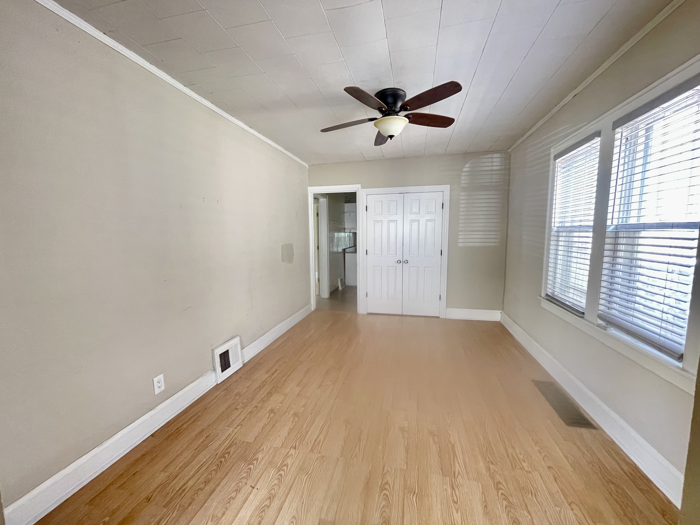 Chicago, Illinois 60639, United States, 3 Bedrooms Bedrooms, ,1 BathroomBathrooms,Residential,Active,195751