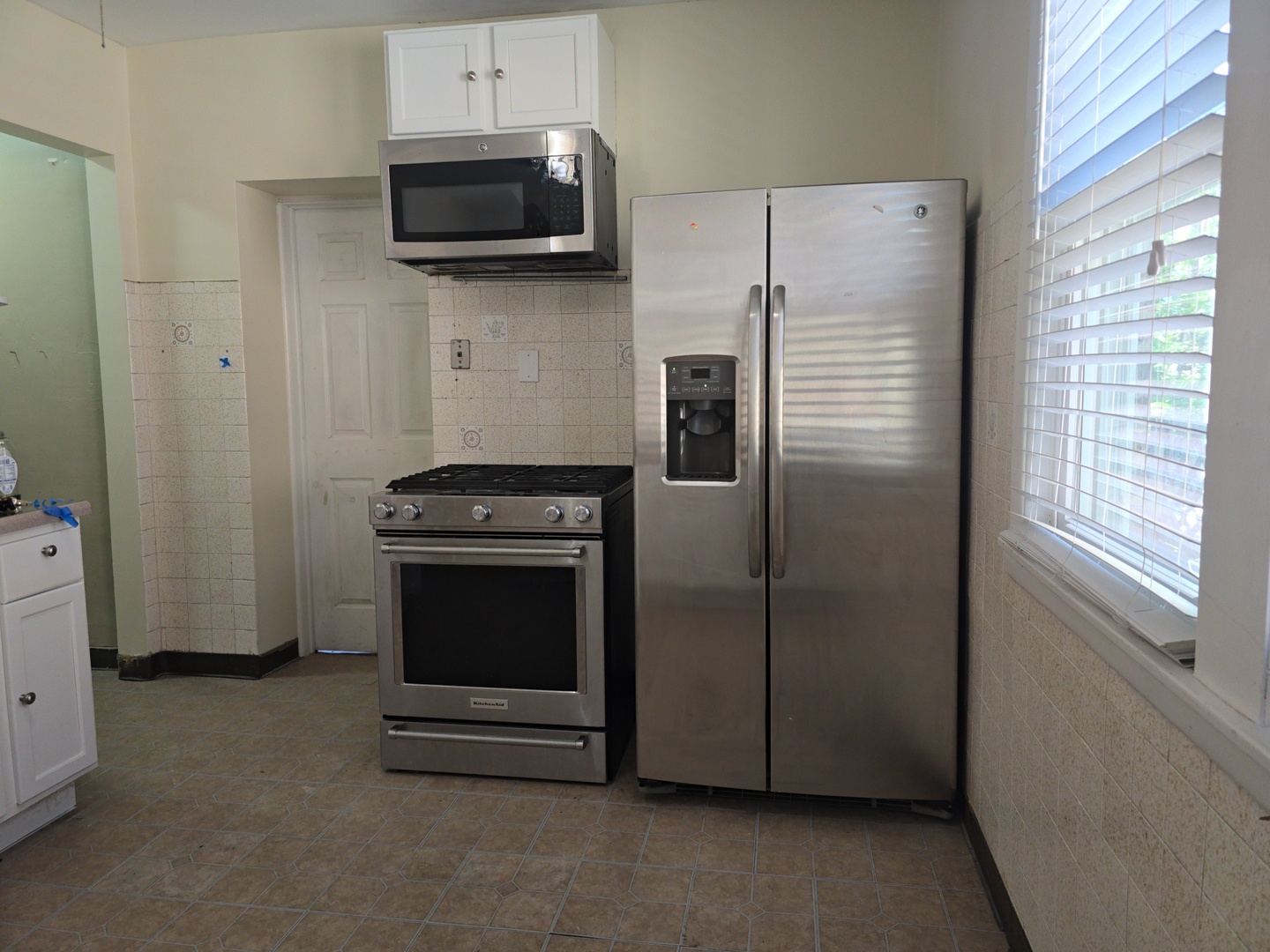 Chicago, Illinois 60639, United States, 3 Bedrooms Bedrooms, ,1 BathroomBathrooms,Residential,Active,195751