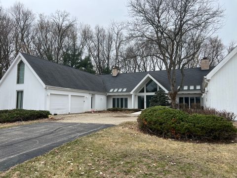 Photo of 7716 Crystal Springs Road, Crystal Lake, IL 60012 (MLS # 12605546)