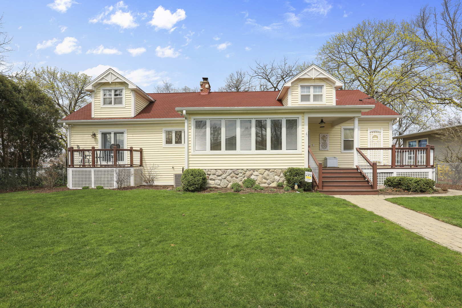 2115 N WOODLAWN PARK Avenue