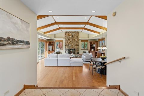 Tiny photo for 5441 S Edgewood Avenue, La Grange Highlands, IL 60525 (MLS # 12495838)