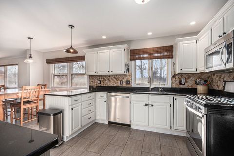 Tiny photo for 4609 Valerie Drive, Crystal Lake, IL 60014 (MLS # 12542341)