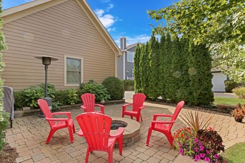 Tiny photo for 700 E Sunnyside Avenue, Libertyville, IL 60048 (MLS # 12487091)