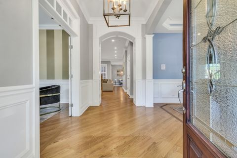 Tiny photo for 700 E Sunnyside Avenue, Libertyville, IL 60048 (MLS # 12487091)