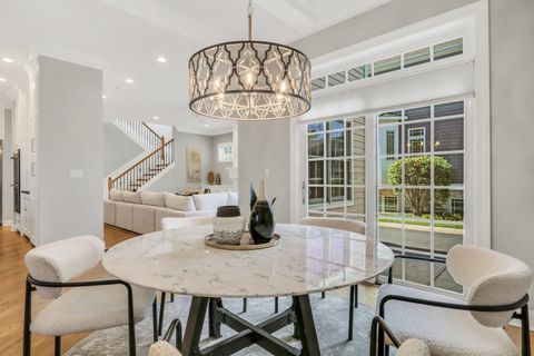 Tiny photo for 700 E Sunnyside Avenue, Libertyville, IL 60048 (MLS # 12487091)