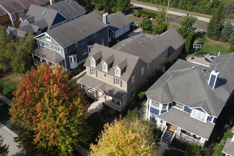 Tiny photo for 700 E Sunnyside Avenue, Libertyville, IL 60048 (MLS # 12487091)