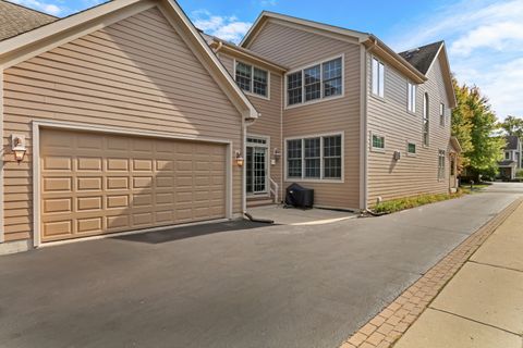 Tiny photo for 700 E Sunnyside Avenue, Libertyville, IL 60048 (MLS # 12487091)